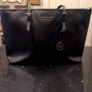 Michael Kors jet set black travel bag